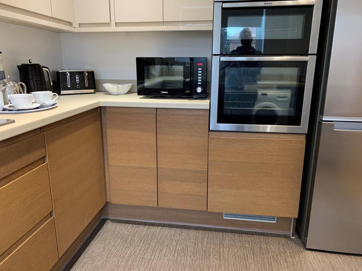 הוילה Appledram Stylish & Spacious 3 Bed House With 2 Free Car Parking Spaces מראה חיצוני תמונה